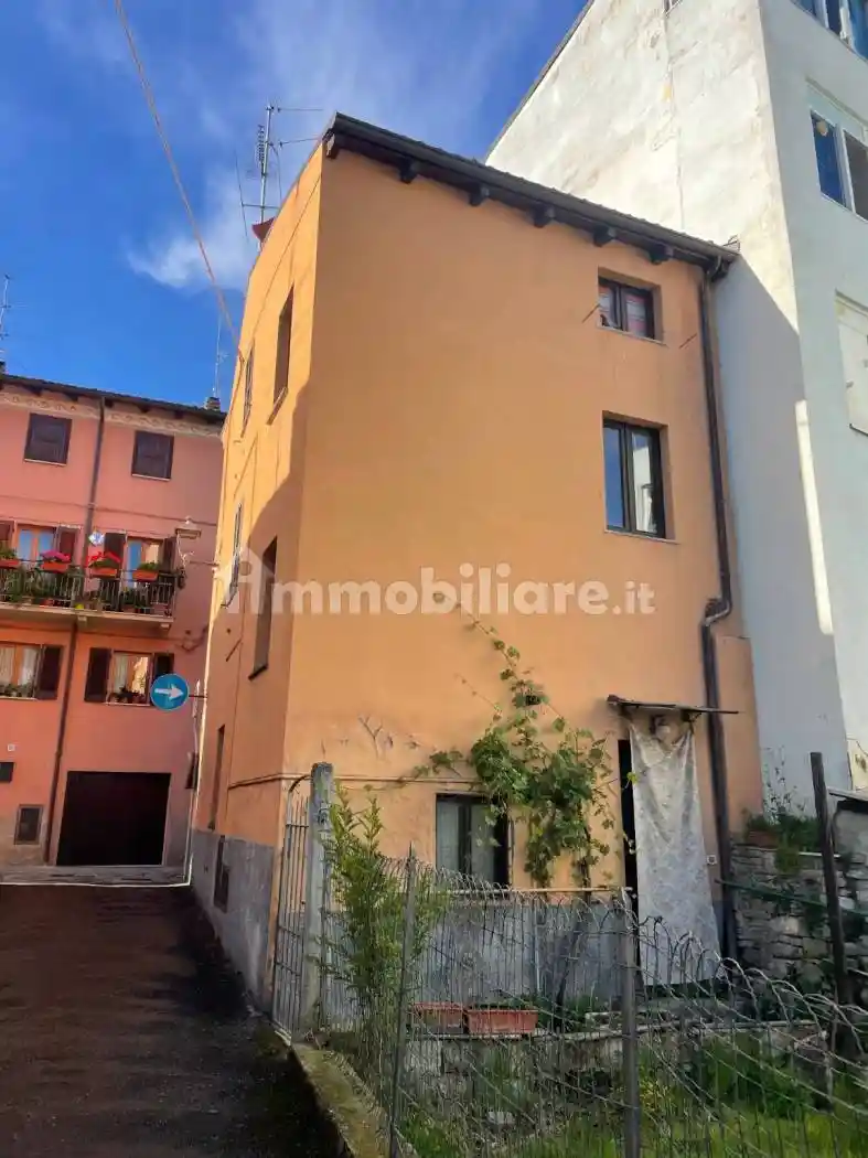 Casa indipendente in vendita a Varzi