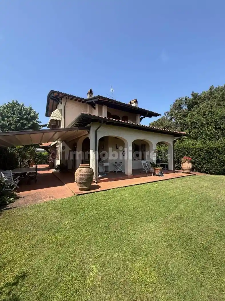 Villa in vendita a Camaiore