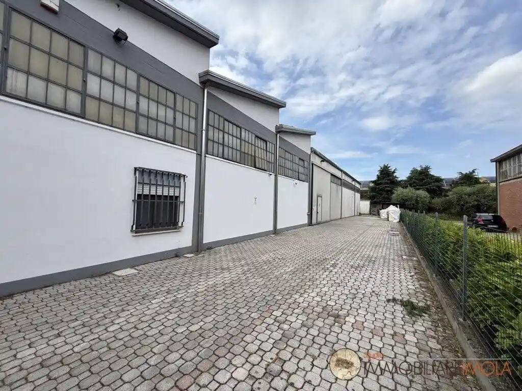 Palazzo - Edificio in vendita a Imola