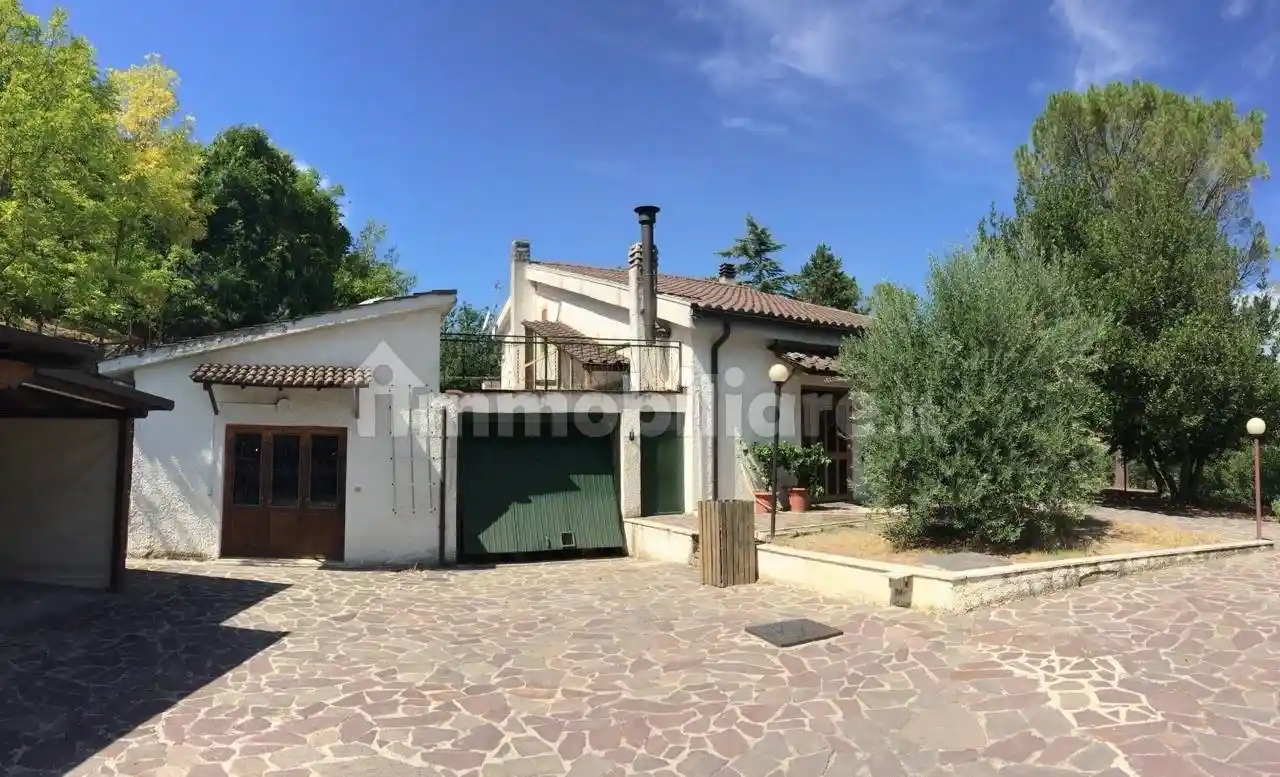 Casa indipendente in vendita a Stroncone