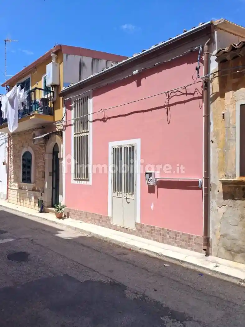 Casa indipendente in vendita a Santa Croce Camerina