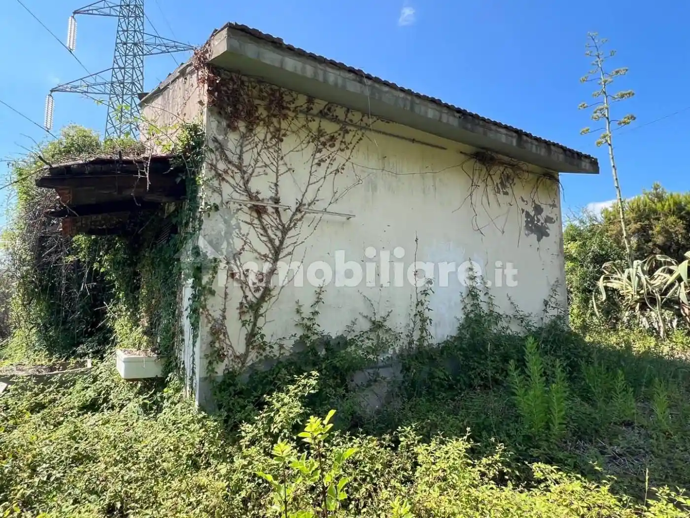 Casa indipendente in vendita a Luni