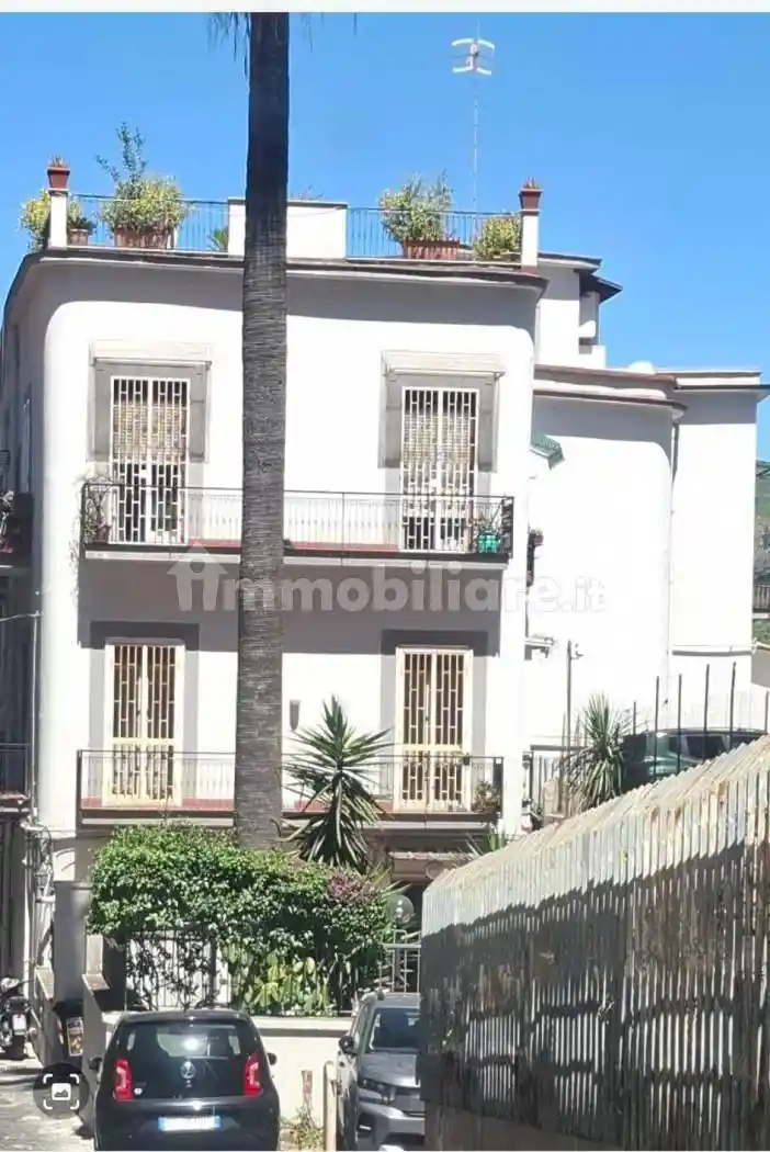 Appartamento in vendita a Napoli
