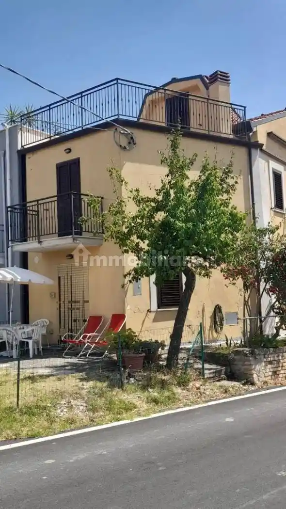 Casa indipendente in vendita a Castel Frentano