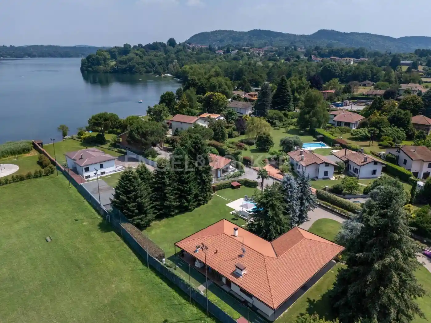 Villa in vendita a Cadrezzate con Osmate