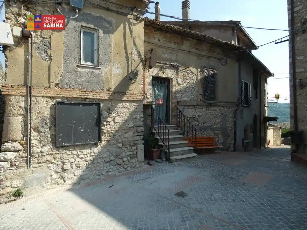 Appartamento in vendita a Toffia
