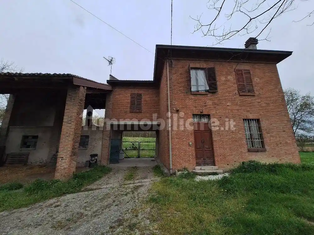 Rustico - Casale in affitto a Piacenza