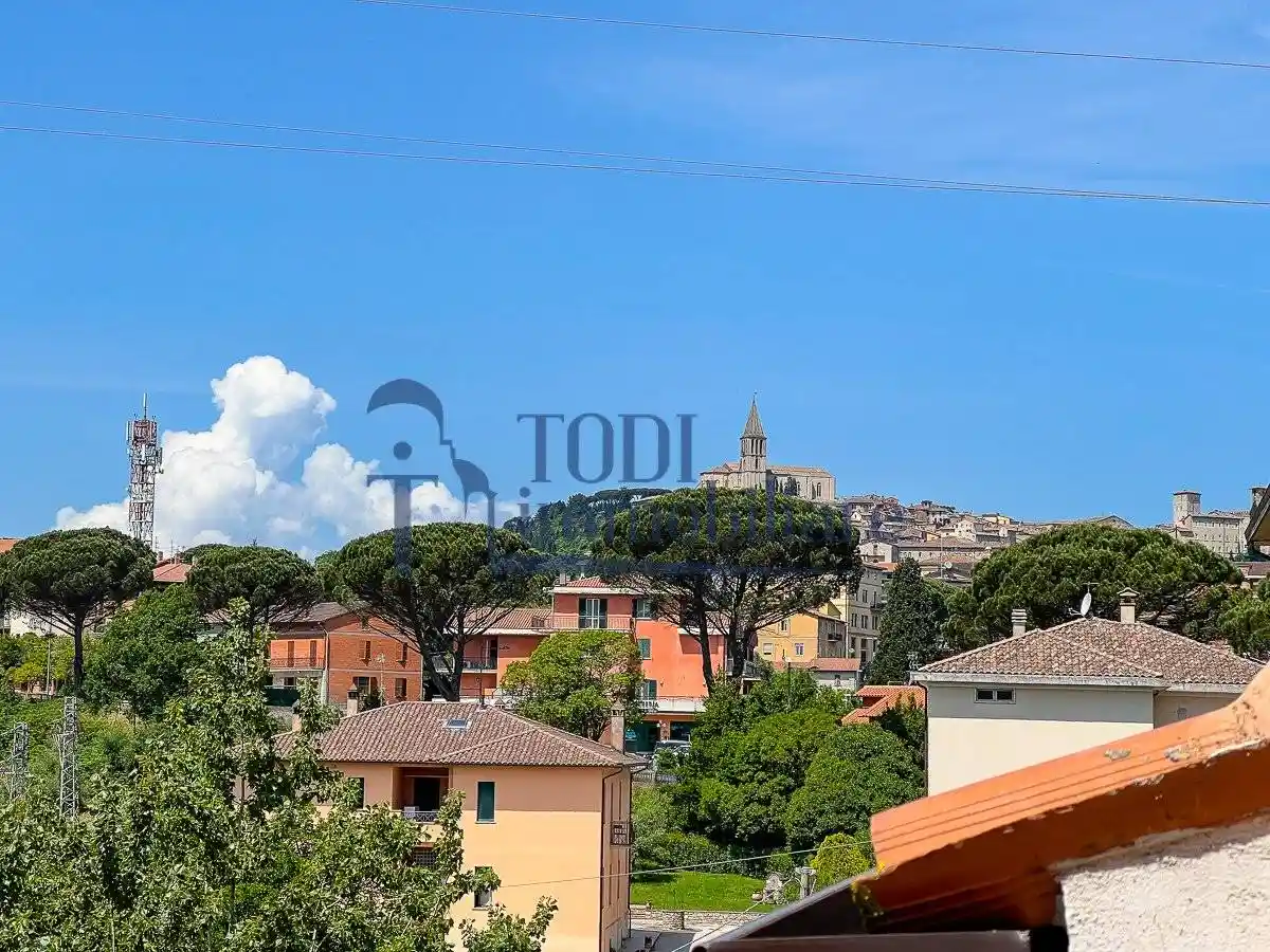 Appartamento in vendita a Todi