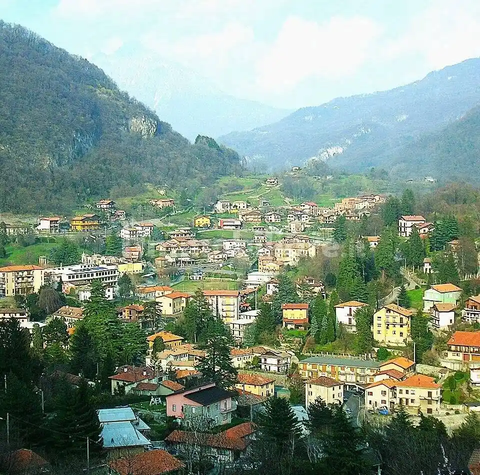 Villa in vendita a Asso