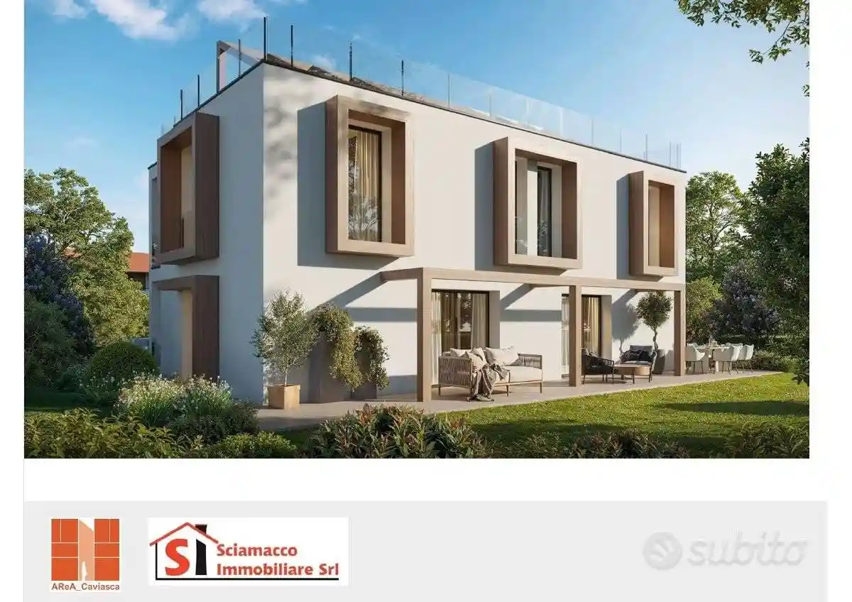 Villa in vendita a Peschiera del Garda