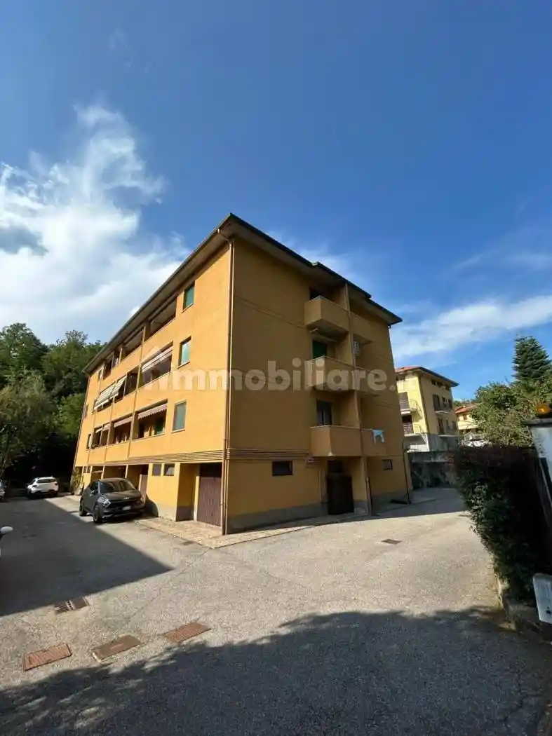 Appartamento in vendita a Gemonio
