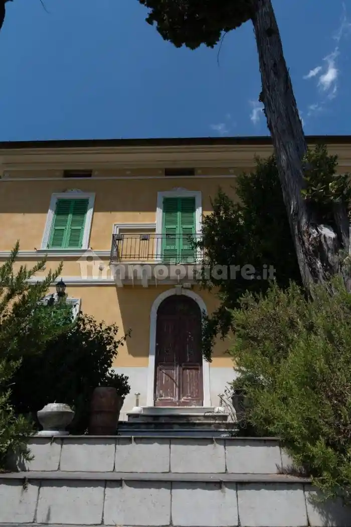 Villa in vendita a La Spezia