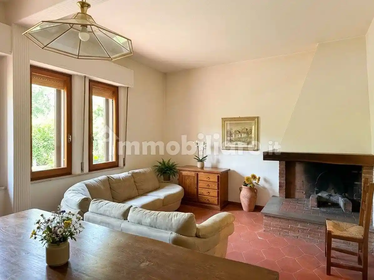 Casa indipendente in vendita a Prato