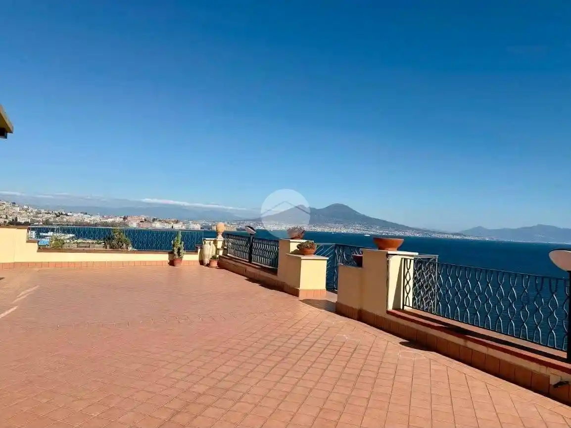 Appartamento in affitto a Napoli