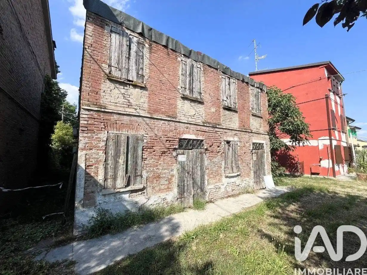 Villa in vendita a Novi di Modena
