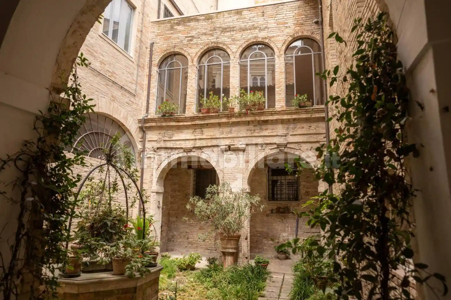 Casa indipendente in vendita a Fermo
