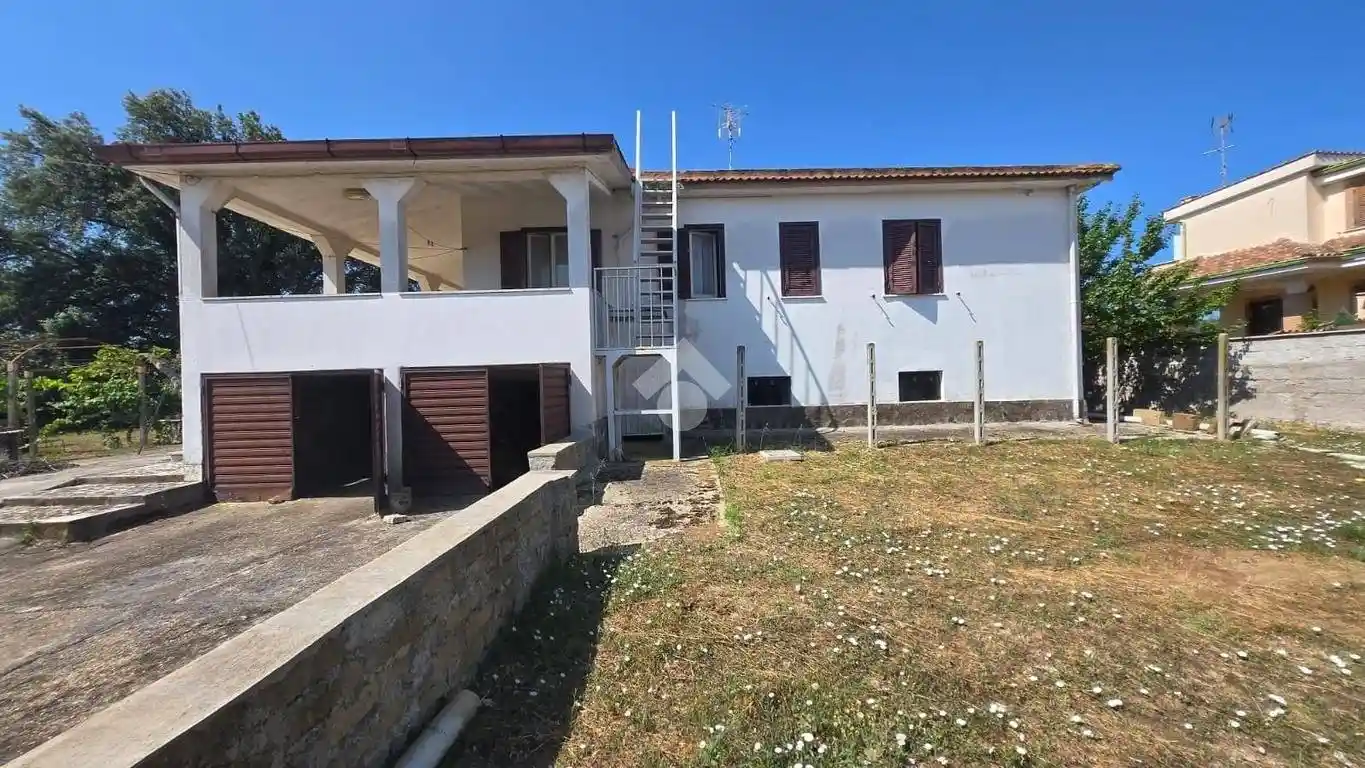 Villa in vendita a Pomezia