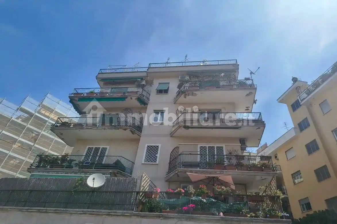 Appartamento in vendita a Roma