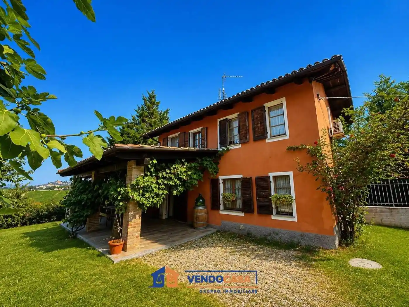 Villa in vendita a Nizza Monferrato