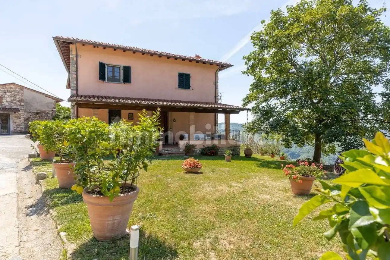 Villa in vendita a Pescaglia