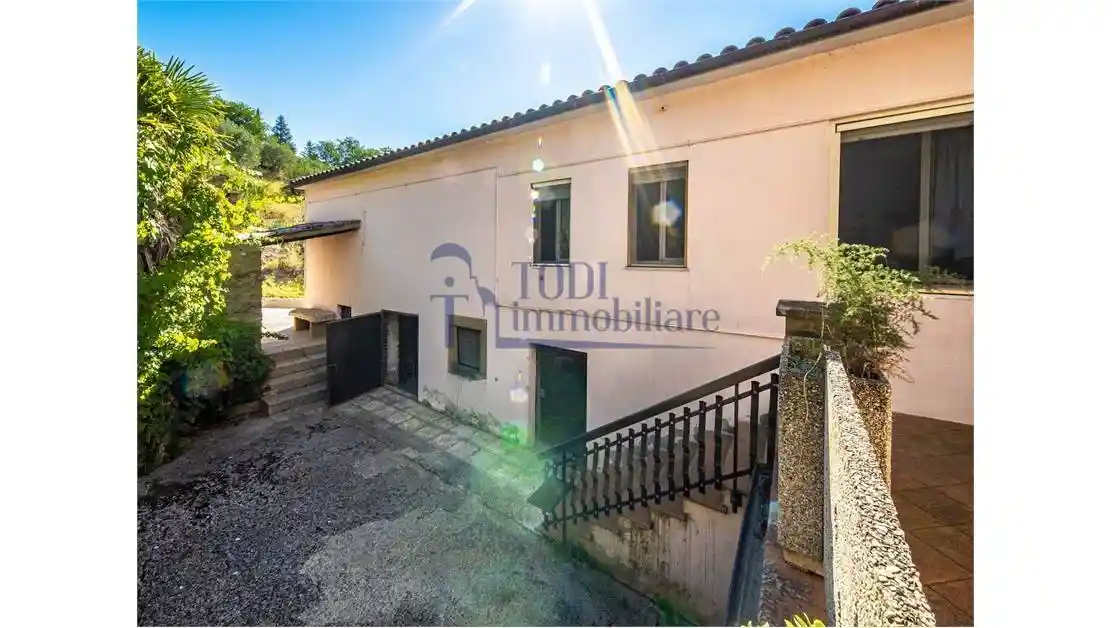 Villa in vendita a Todi