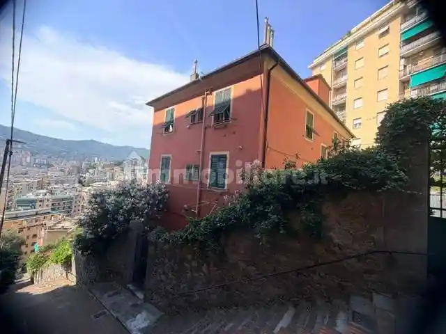 Appartamento in vendita a Genova
