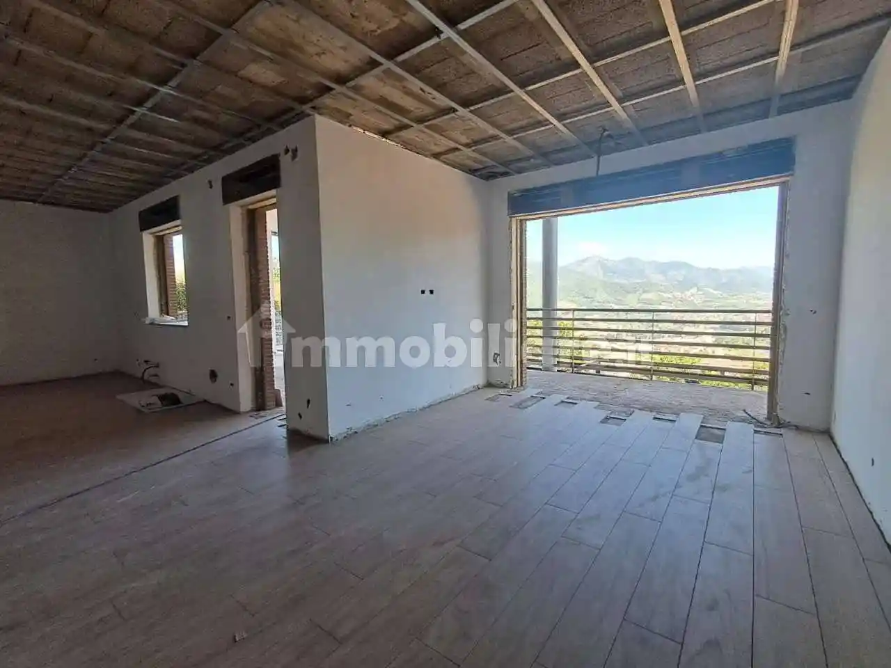 Appartamento in vendita a Salerno