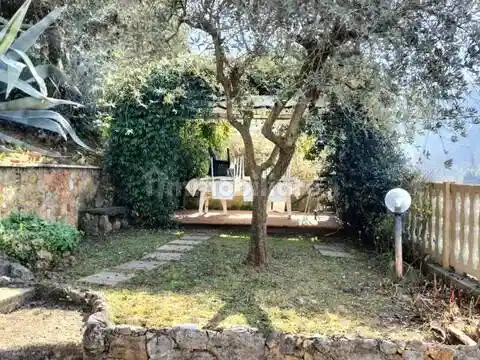 Villa in vendita a Carrara