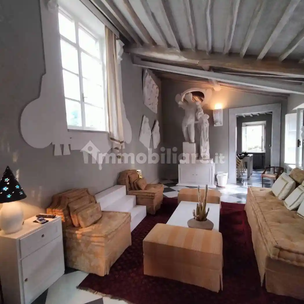 Villa in vendita a Carrara