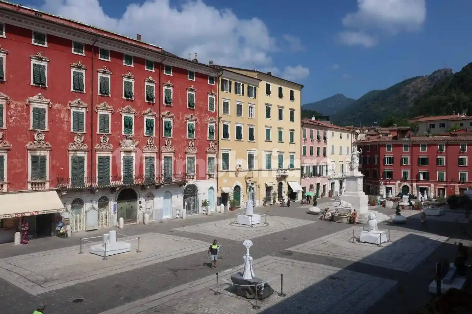 Appartamento in vendita a Carrara