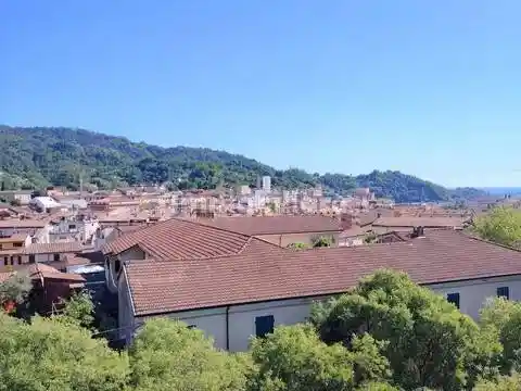 Appartamento in vendita a Carrara