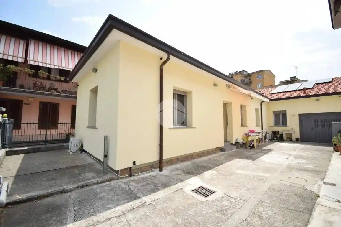 Casa indipendente in vendita a Agrate Brianza