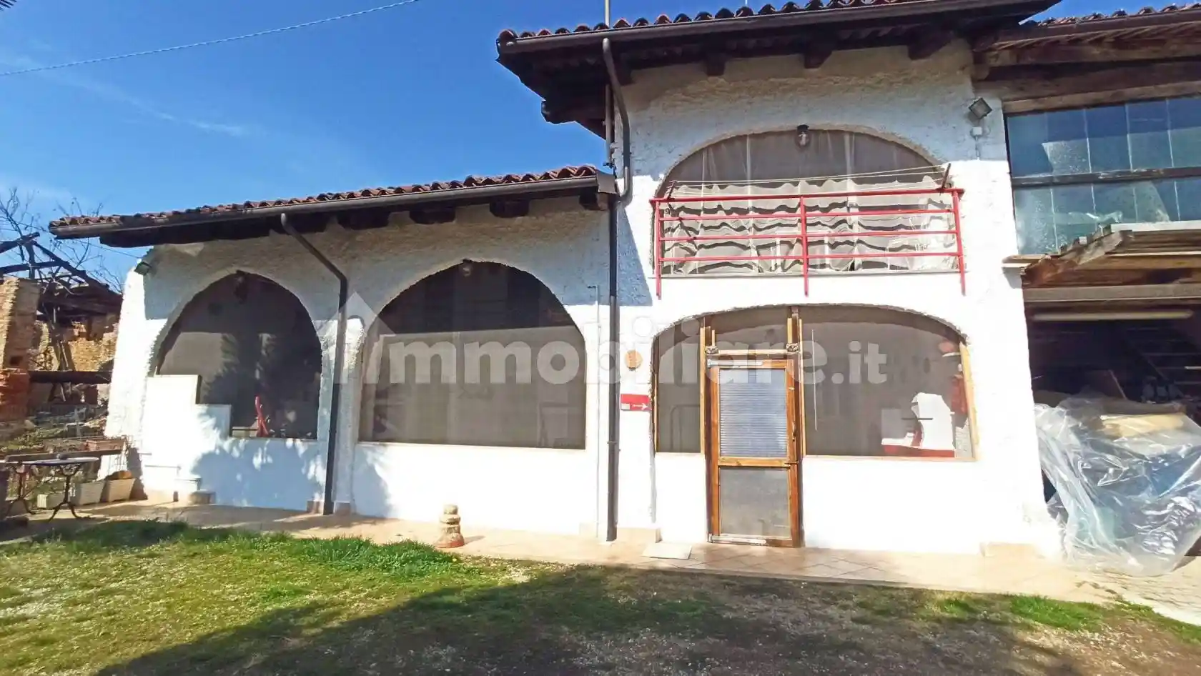 Rustico - Casale in vendita a Carrù