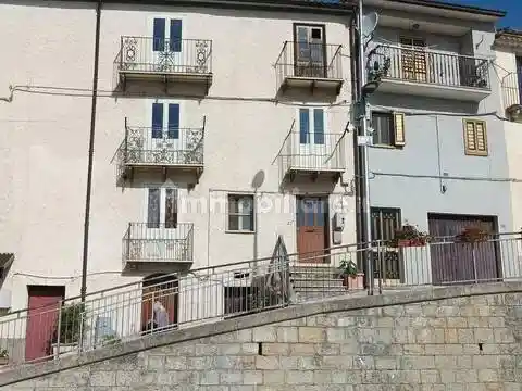 Villa in vendita a Castelverrino