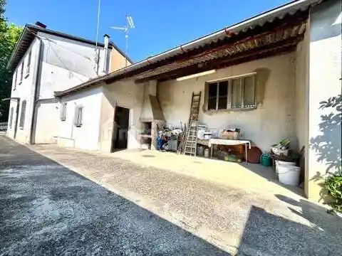 Villa in vendita a Russi