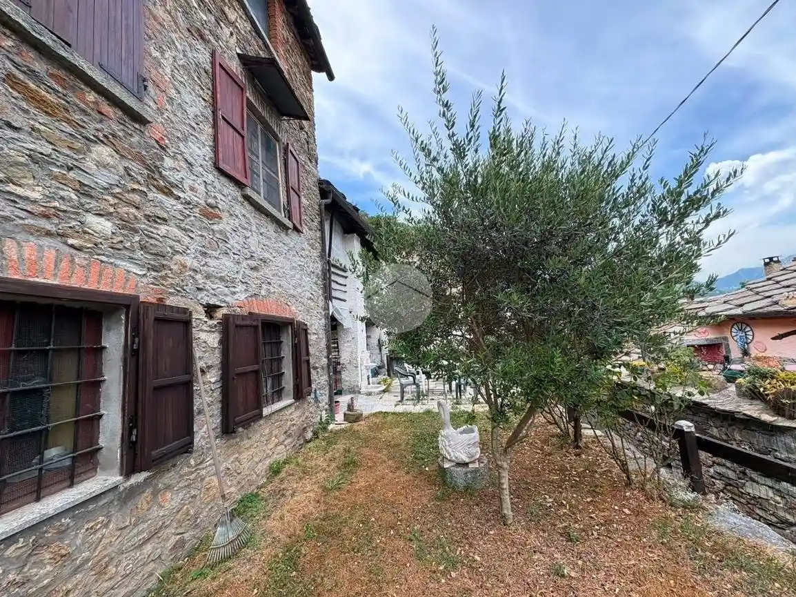 Casa indipendente in vendita a Pont-Canavese