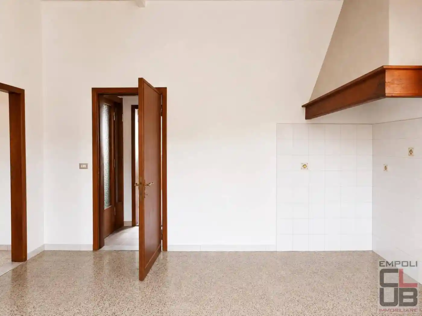 Appartamento in vendita a Capraia e Limite