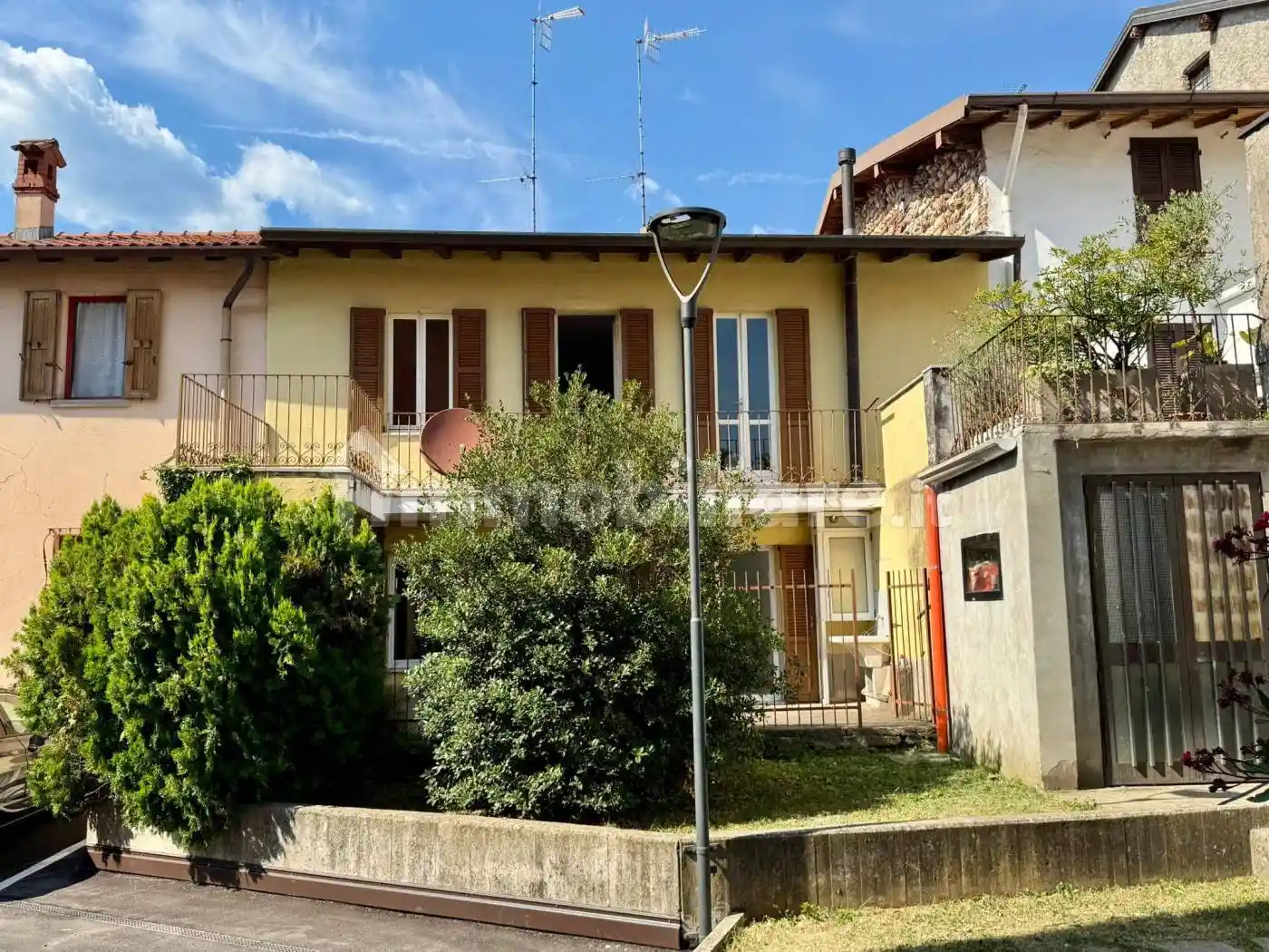 Casa indipendente in vendita a Villa d'Almè
