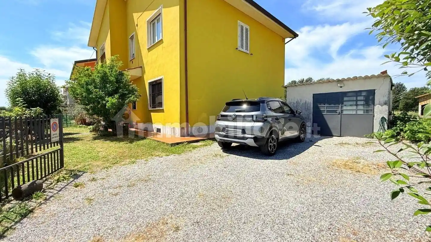 Appartamento in vendita a Massa e Cozzile