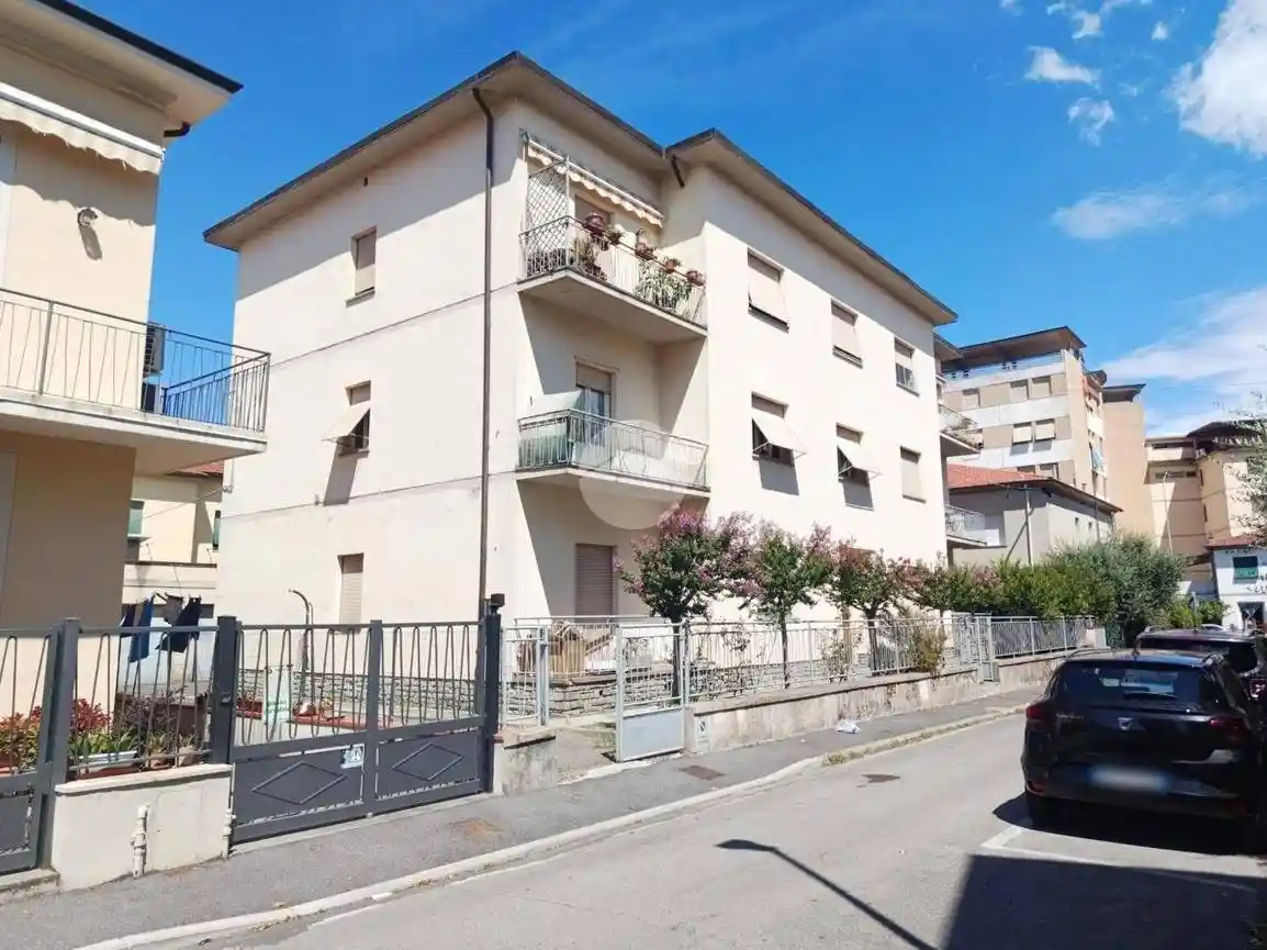 Palazzo - Edificio in vendita a Pistoia