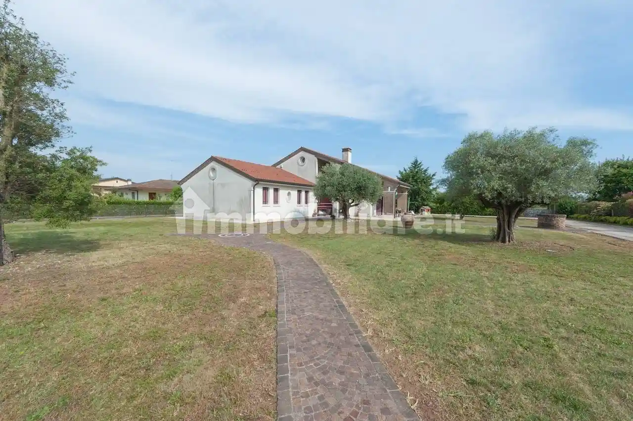 Casa indipendente in vendita a Paese