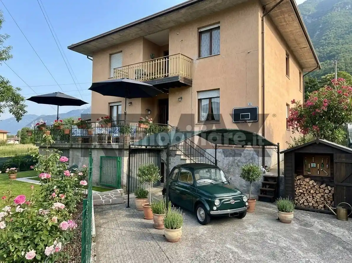 Appartamento in vendita a Costa Volpino