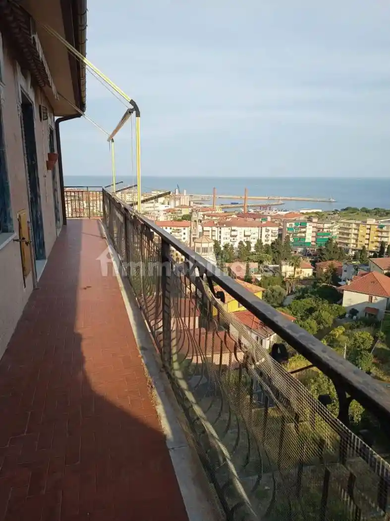 Appartamento in affitto a Imperia
