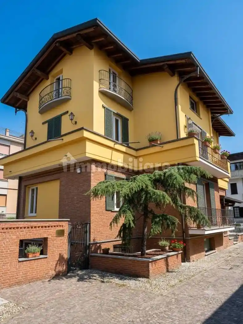 Appartamento in vendita a Cabiate