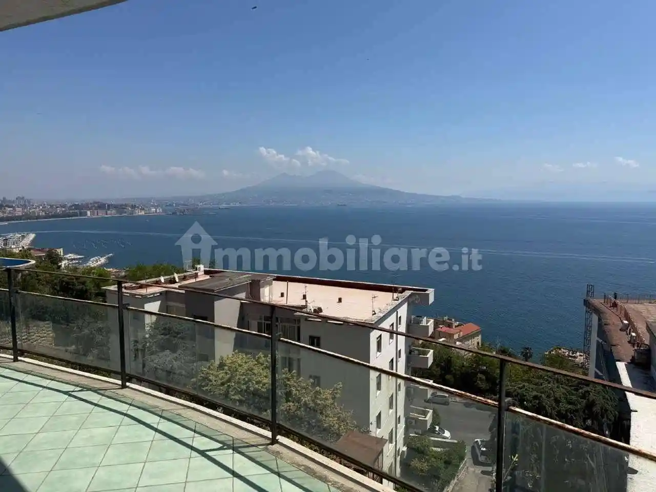 Appartamento in vendita a Napoli