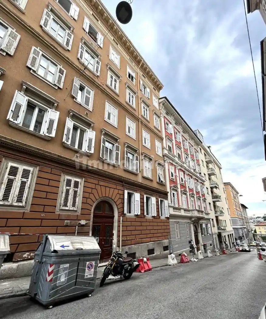 Appartamento in vendita a Trieste