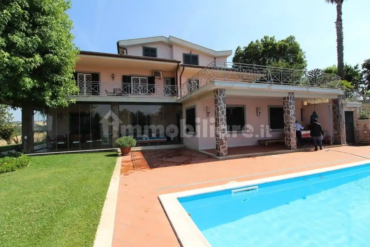Villa in vendita a Sacrofano