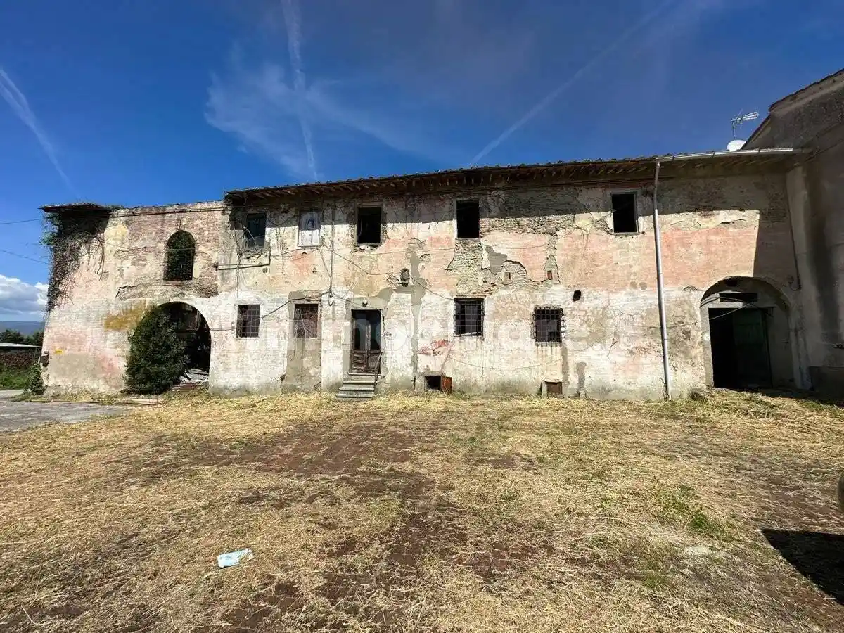 Casa indipendente in vendita a Pistoia