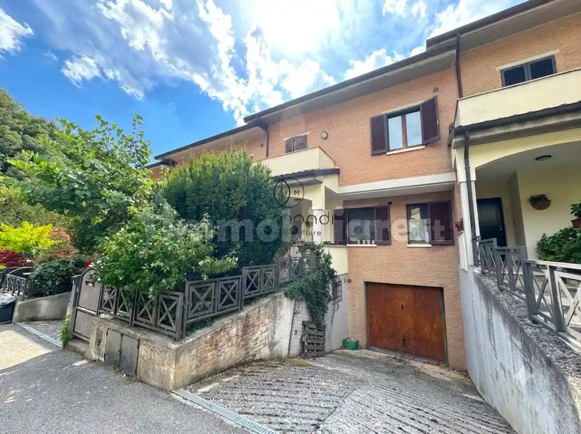 Villetta a schiera in vendita a Spoleto