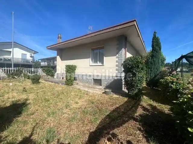 Villa in vendita a Cairate